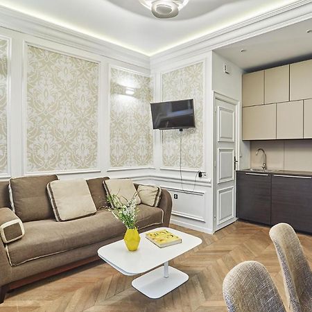 Apartment Louvre Museum By Studio Prestige パリ エクステリア 写真